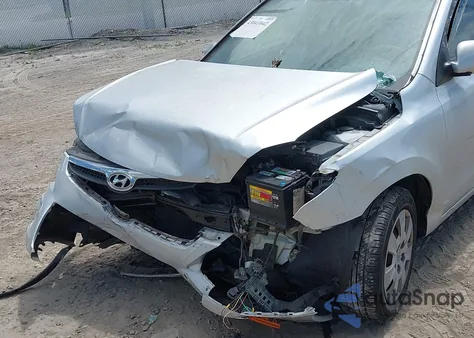 2010 Hyundai Elantra Touring Gls z USA, uszkodzony, nr VIN KMHDB8AE3AU051552